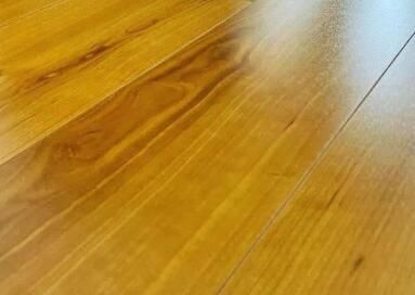 地板打蠟的時(shí)候要注意什么呢？