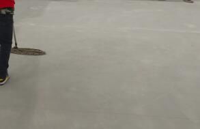 在工廠(chǎng)進(jìn)行保潔作業(yè)時(shí)，要注意什么呢？